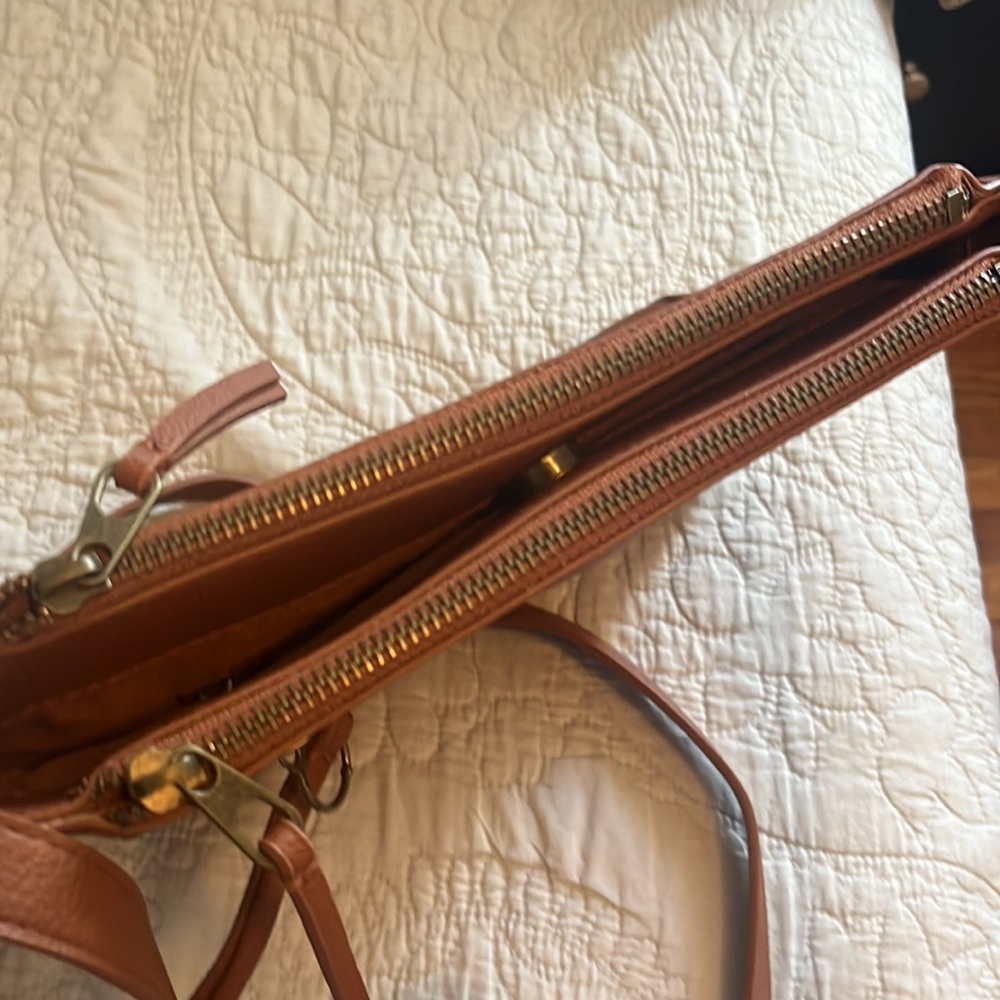 Universal Thread Crossbody - image 4